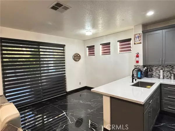 Canyon Country, CA 91351,27700 Thalia LN