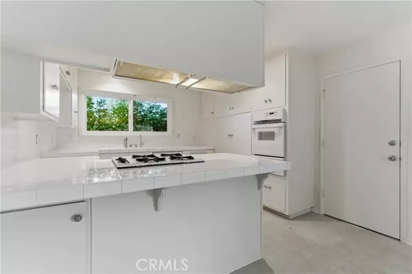 Calabasas, CA 91302,26136 Veva WAY