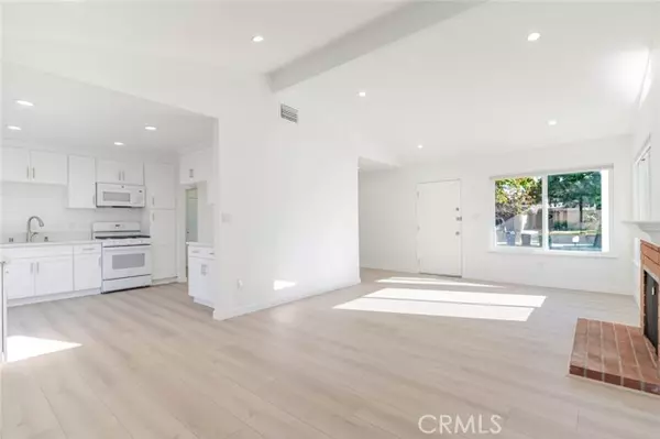 Chatsworth, CA 91311,9551 Gierson AVE