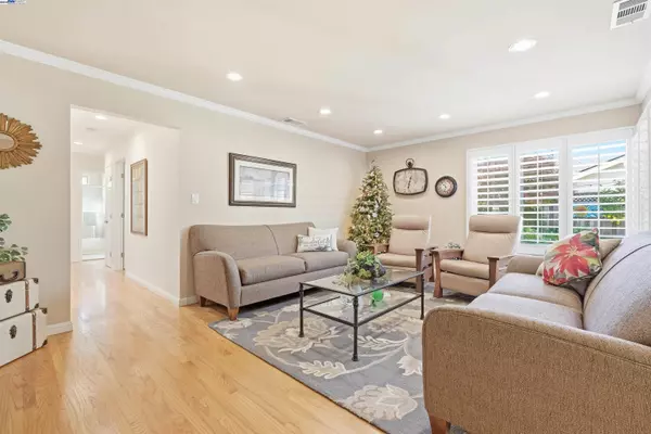 Fremont, CA 94536,5233 Vernon Ave