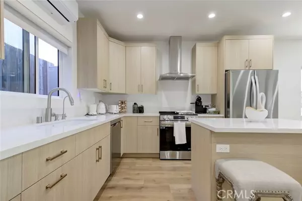 Valley Village, CA 91607,5208 Goodland