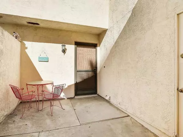 Carlsbad, CA 92009,3114 Avenida Christina