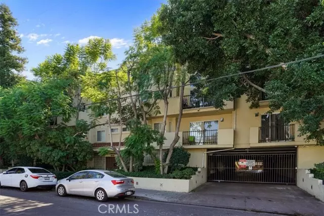 11044 Acama, North Hollywood, CA 91602