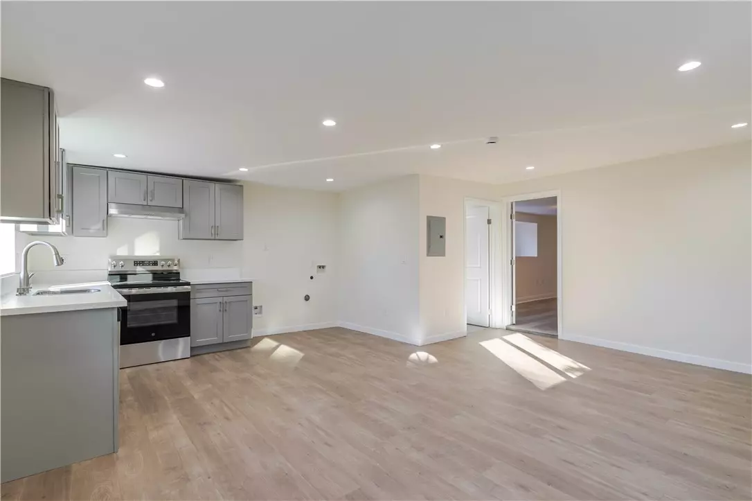 Tujunga, CA 91042,10528 1/4 Hillhaven