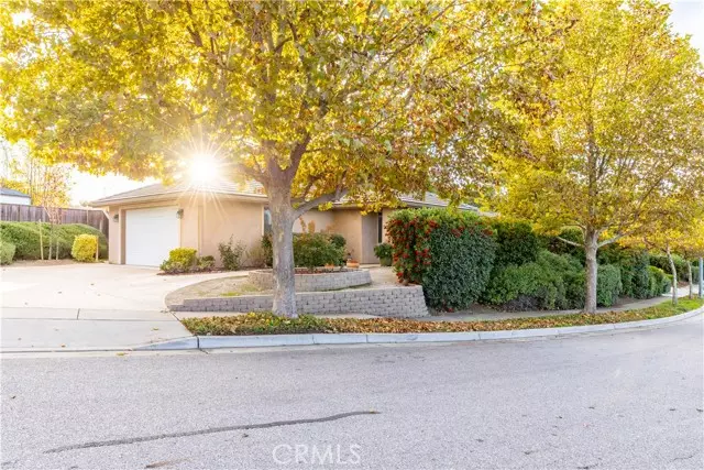 Paso Robles, CA 93446,613 Navajo