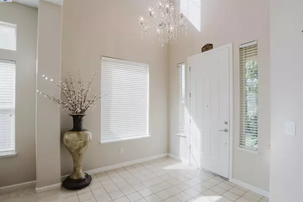 Castro Valley, CA 94552,25657 Crestfield Dr