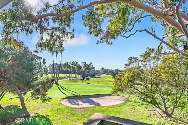 19 Las Brisas 10, Irvine, CA 92612