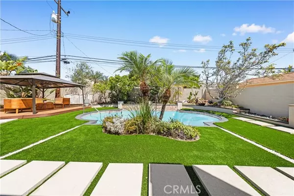 Huntington Beach, CA 92646,9331 CAPE COD DR