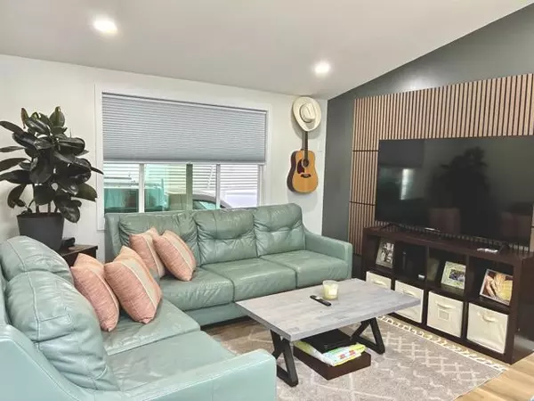 Oceanside, CA 92057,4660 N River RD 136