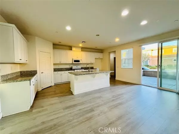 Eastvale, CA 92880,5863 Ginger DR