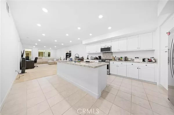 Anaheim, CA 92805,1897 S UN