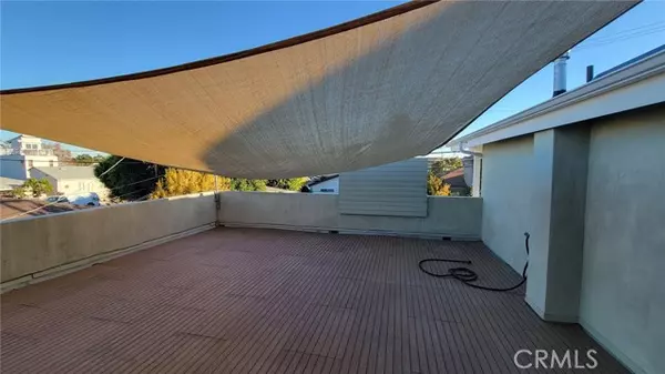 Los Angeles, CA 90066,12812 Short