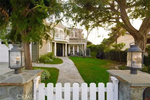 1534 3rd ST, Manhattan Beach, CA 90266