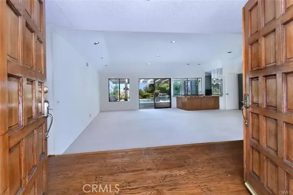 Encino, CA 91316,4061 Falling Leaf