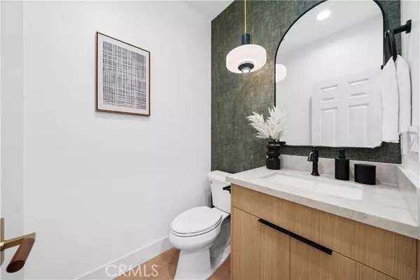 Irvine, CA 92602,33 Winterfield RD