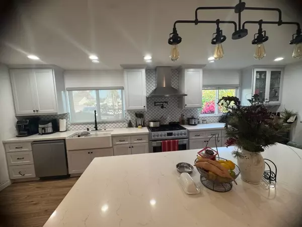 Orange, CA 92867,2206 E Martha