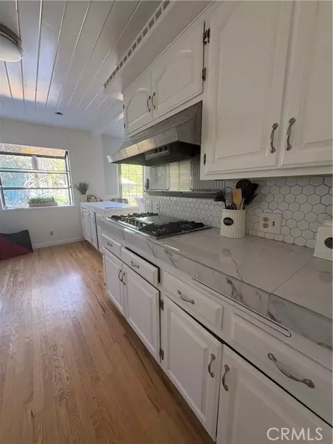 Woodland Hills, CA 91364,20955 De Mina