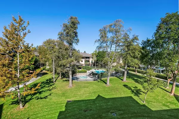 Santa Ana, CA 92704,3683 S Bear J