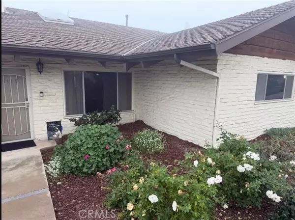 Yorba Linda, CA 92886,5118 Lakeview AVE 4