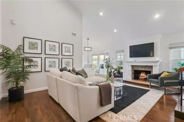 Irvine, CA 92614,58 Rockwood