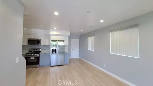 Los Angeles, CA 90003,142 W 84th