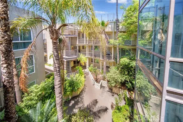 11949 Goshen 308, Los Angeles, CA 90049