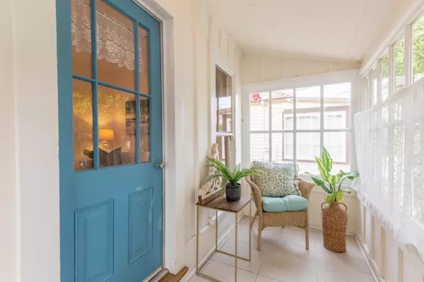 Pacific Grove, CA 93950,218 19th ST