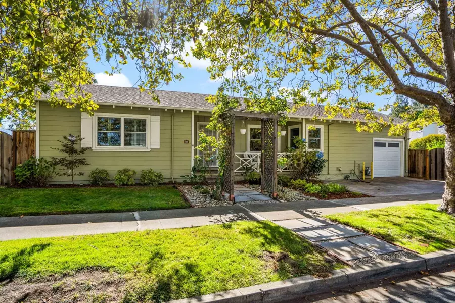 566 Iris ST, Redwood City, CA 94062