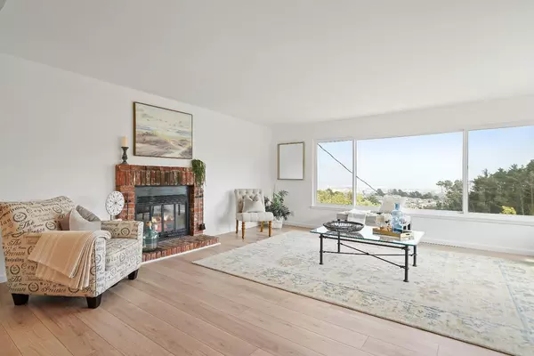 San Bruno, CA 94066,2100 Pinecrest DR