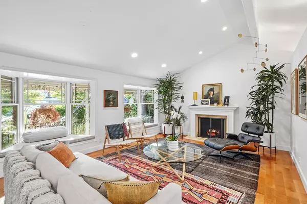 Redwood City, CA 94061,943 Stony Hill RD