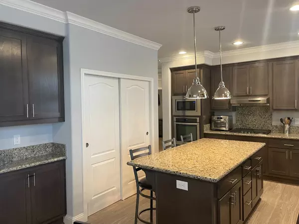 Alviso, CA 95002,2052 Gold ST 302