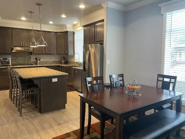 Alviso, CA 95002,2052 Gold ST 302