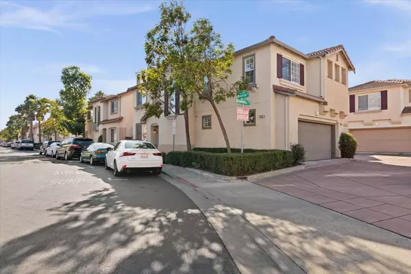 San Leandro, CA 94579,15461 Heron DR