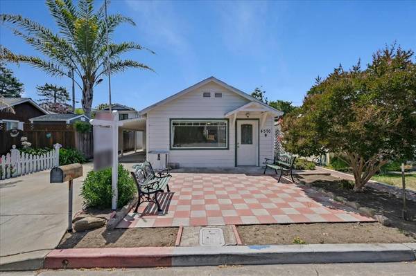 4570 Crystal ST, Capitola, CA 95010