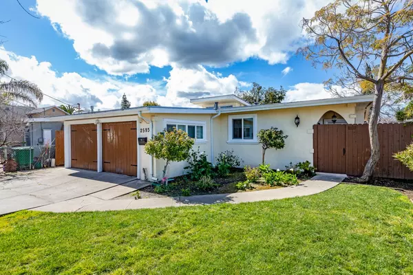 East Palo Alto, CA 94303,2593 Baylor ST