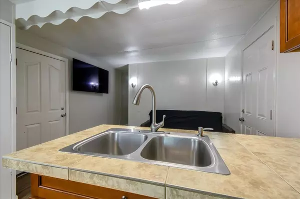 Mountain View, CA 94043,440 Moffett BLVD 101