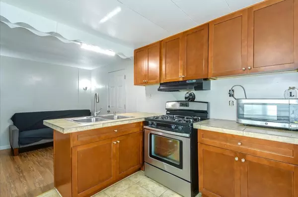 Mountain View, CA 94043,440 Moffett BLVD 101