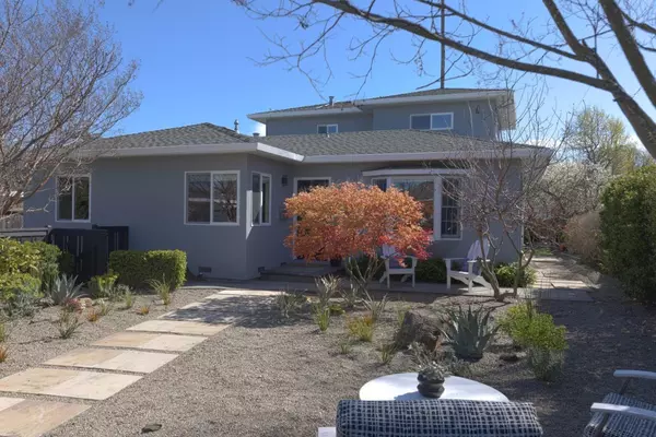 Redwood City, CA 94063,8 Odessa CT