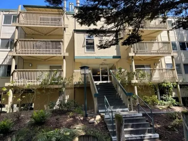 Daly City, CA 94015,377 Mandarin DR 106