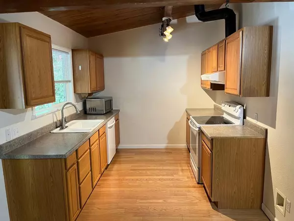 Felton, CA 95018,805 Trinkling Creek DR