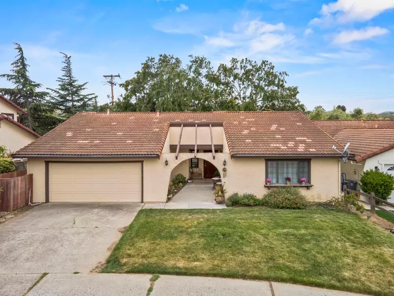 14 Via Padre, San Juan Bautista, CA 95045