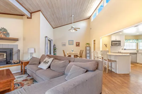 Salinas, CA 93907,17017 Mcguffie RD