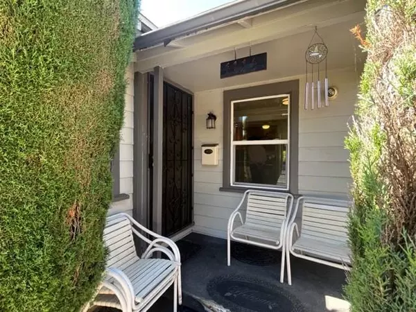 East Palo Alto, CA 94303,1115 Newbridge ST