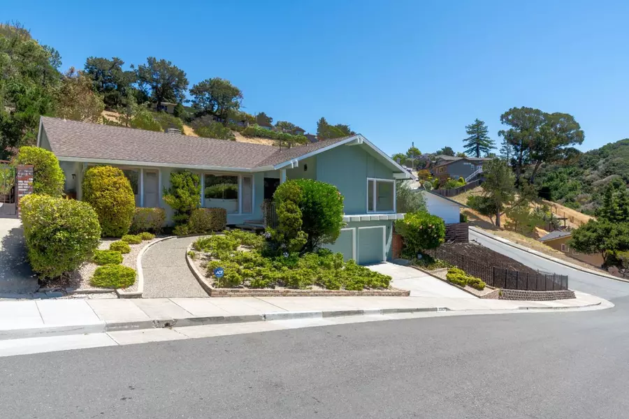 3383 Shasta DR, San Mateo, CA 94403