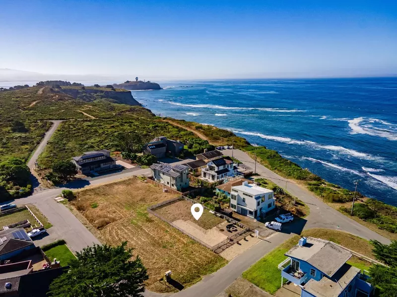 000 Precita Ave, Moss Beach, CA 94038