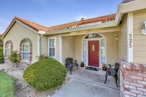 Hollister, CA 95023,525 Bobbys LN