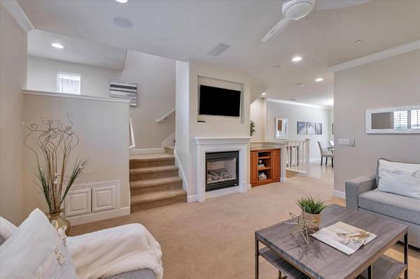 463 Magritte WAY, Mountain View, CA 94041