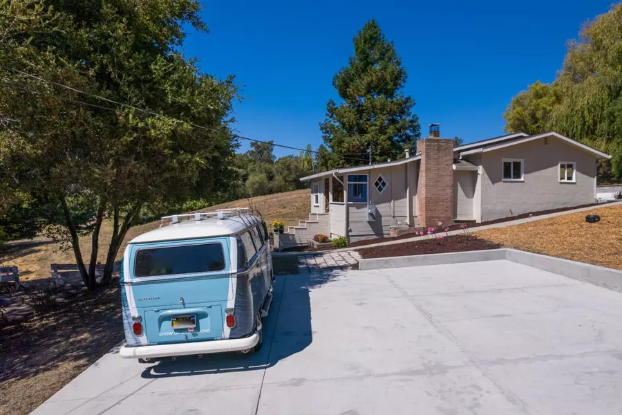 11 Recreation DR, La Honda, CA 94020