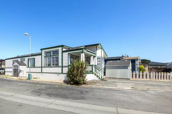 Moss Beach, CA 94038,127 Culebra LN 127