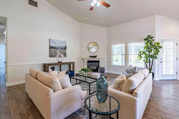 Clovis, CA 93619,17 Moody AVE